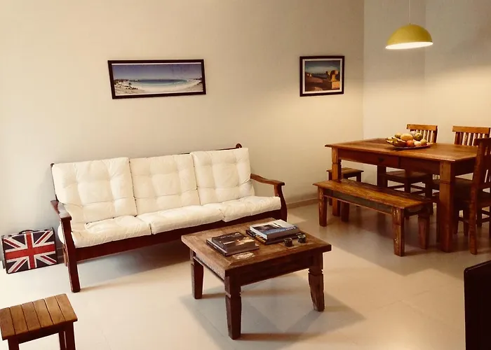 Aconchegante Apartamento de 3 Quartos com Varanda, Ar e cozinha completa - Cabo Frio